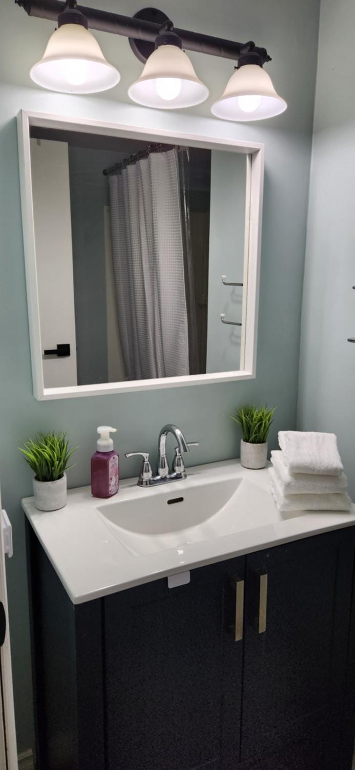 Bathroom, towels