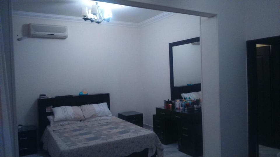 شقة ارضي بحديقة خاصة كمبوند الشيخ زايد Apartment in Egypt