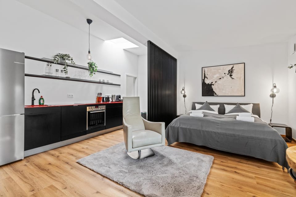Bed, Kitchen or kitchenette, Photo of the whole room, Bedroom, towels