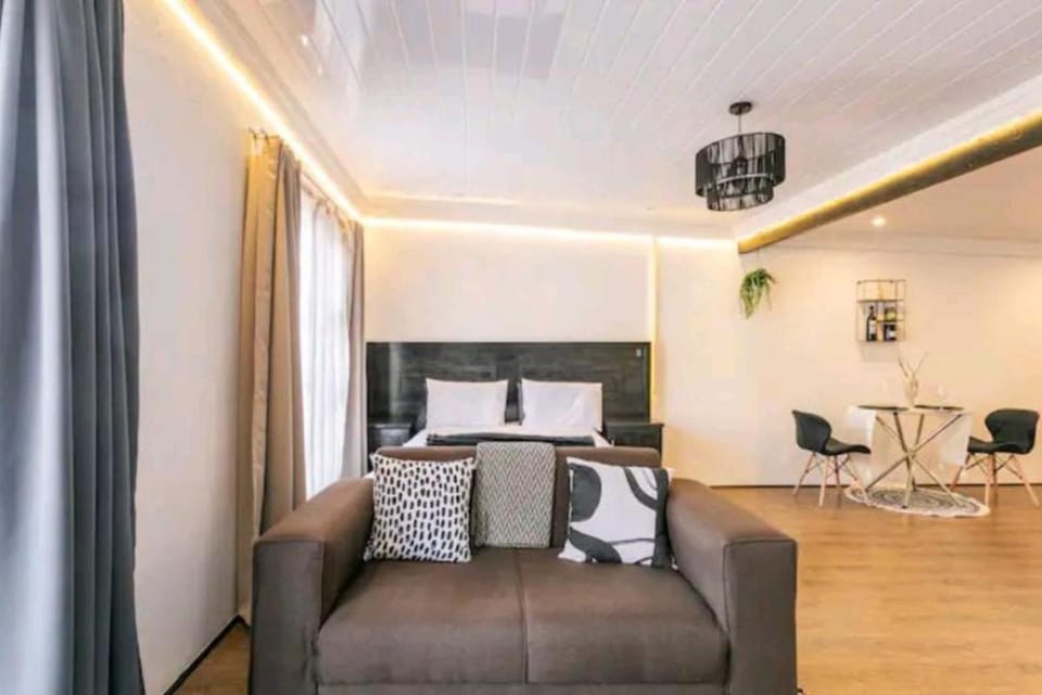 Urban Haven: Cozy Stay Apartment in Sandton