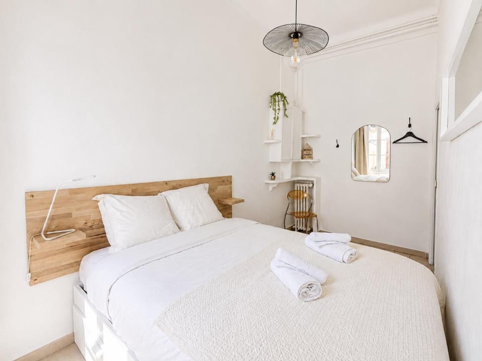 Bed, Bedroom