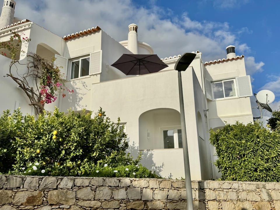 Property building, Facade/entrance, Off site