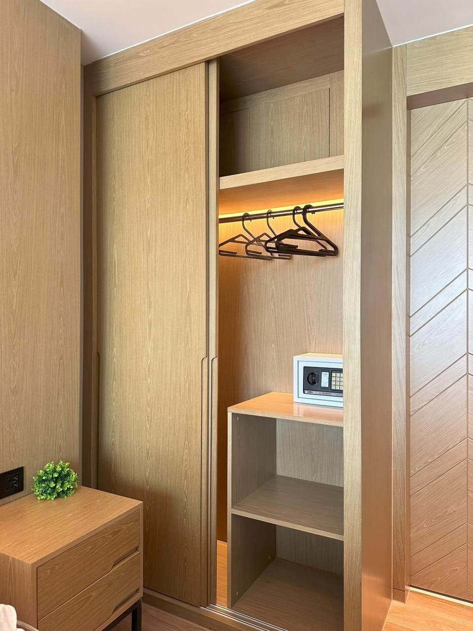 safe, wardrobe