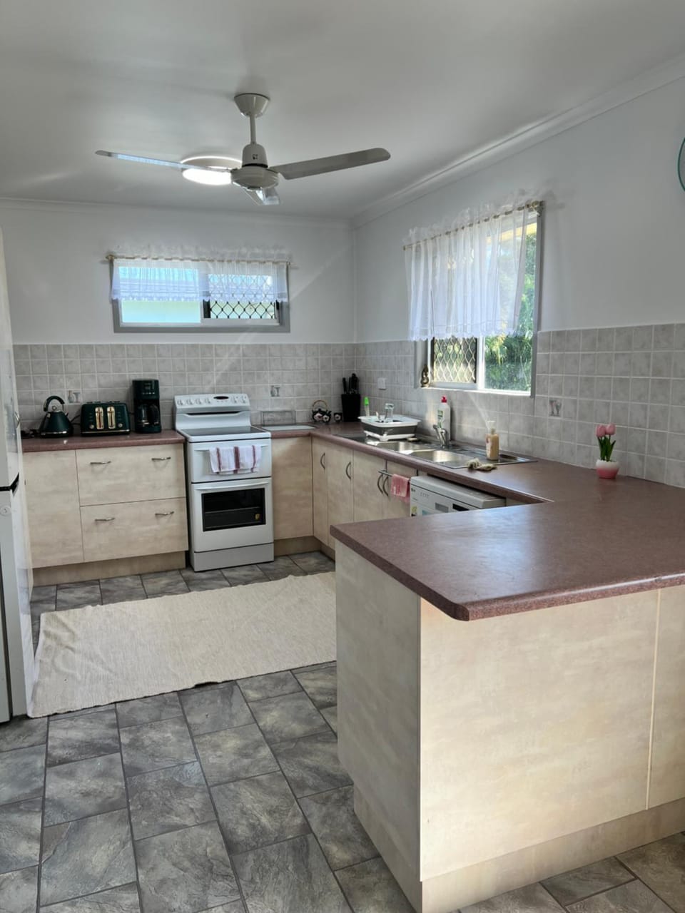 Kitchen or kitchenette, dishwasher, minibar, oven, pet friendly, stove