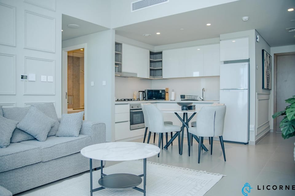 Kitchen or kitchenette, Living room, Seating area, Dining area, minibar, stove