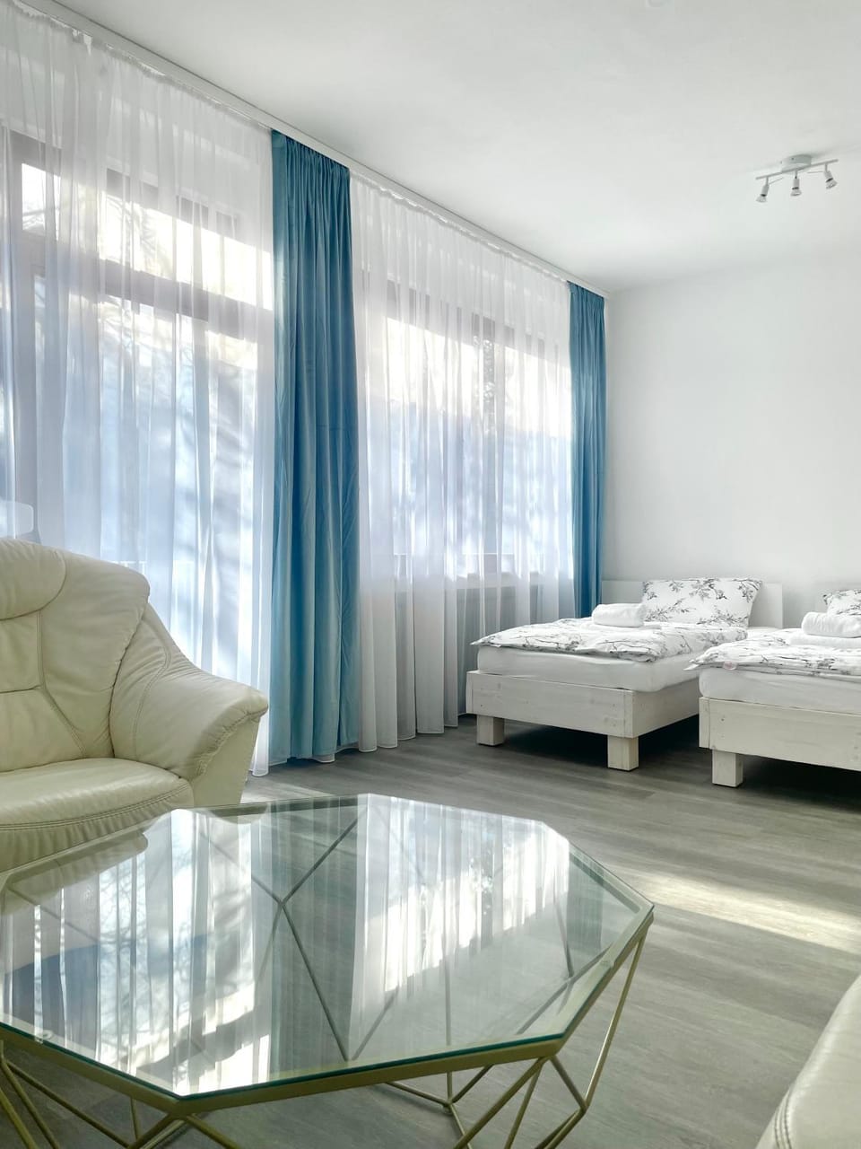 Bed, Living room, Bedroom