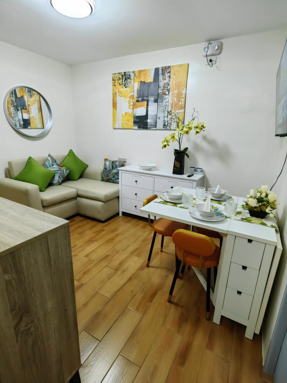 Seating area, Dining area