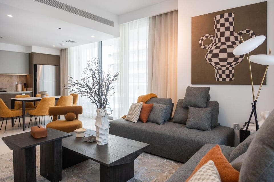 Kitchen or kitchenette, Living room, Seating area, Dining area