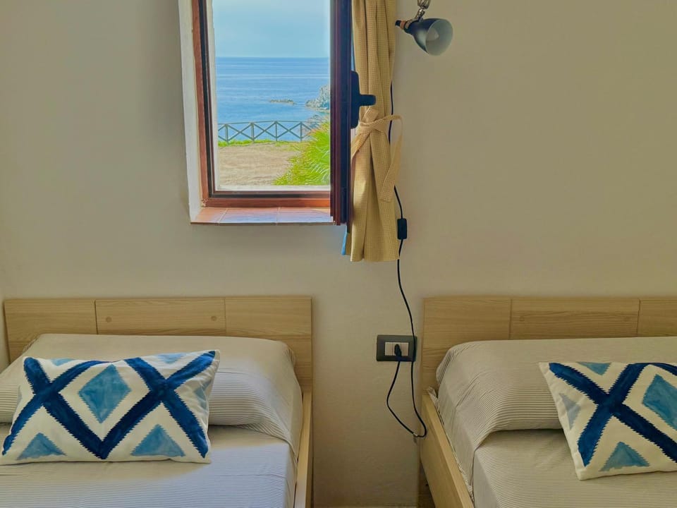 Bed, Photo of the whole room, Bedroom, Sea view