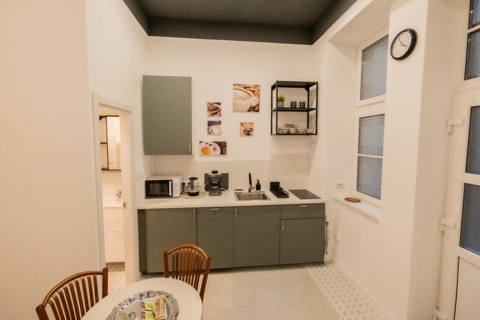 Kitchen or kitchenette, kitchen