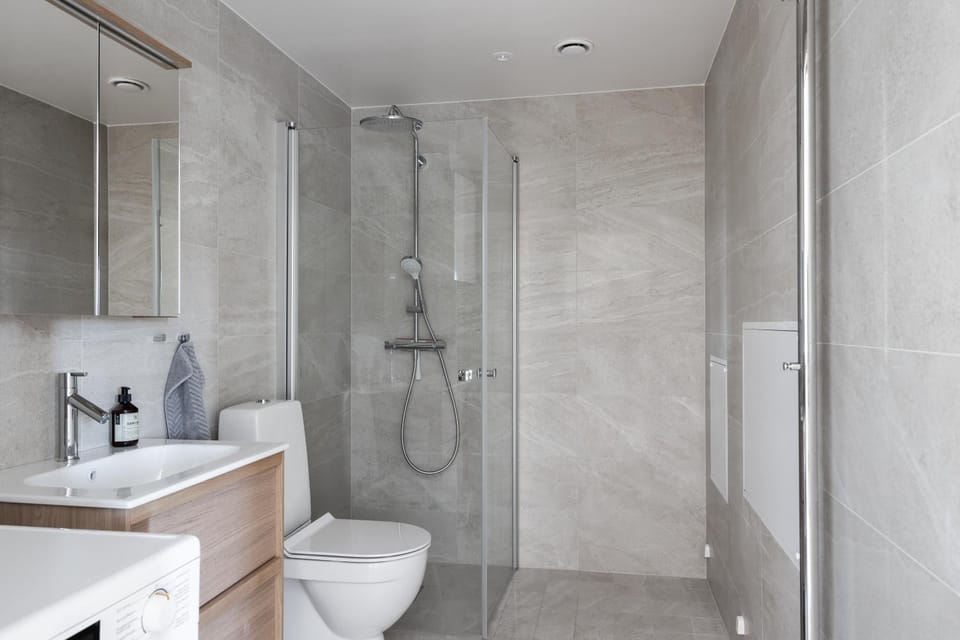Shower, Toilet, Bathroom