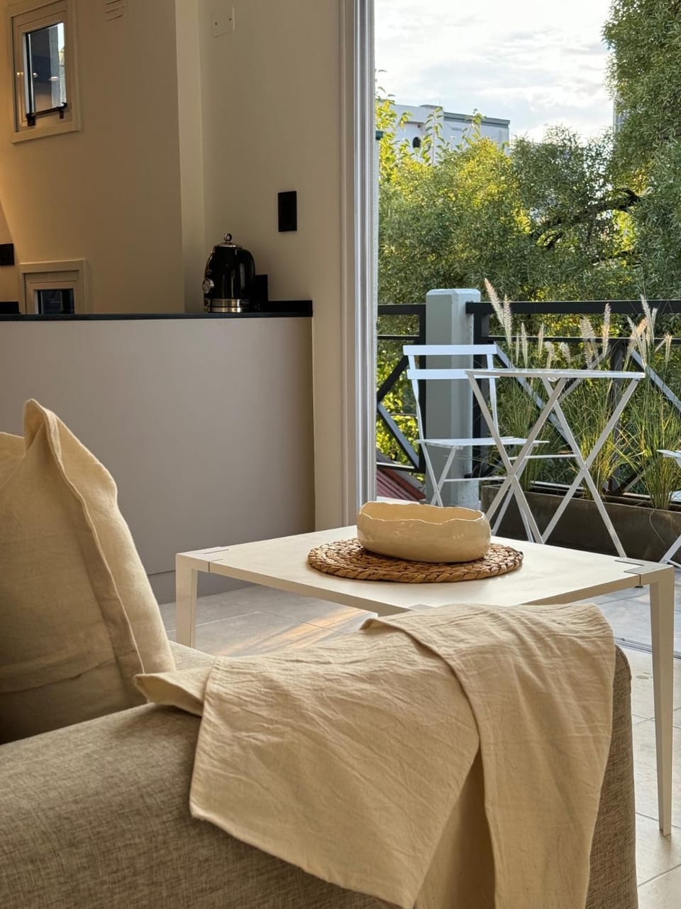View (from property/room), Balcony/Terrace, Living room, Dining area