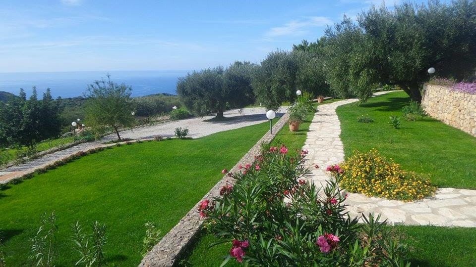 Nearby landmark, Spring, Day, Natural landscape, Garden, Garden view, Garden view, Sea view, Swimming pool, Breakfast