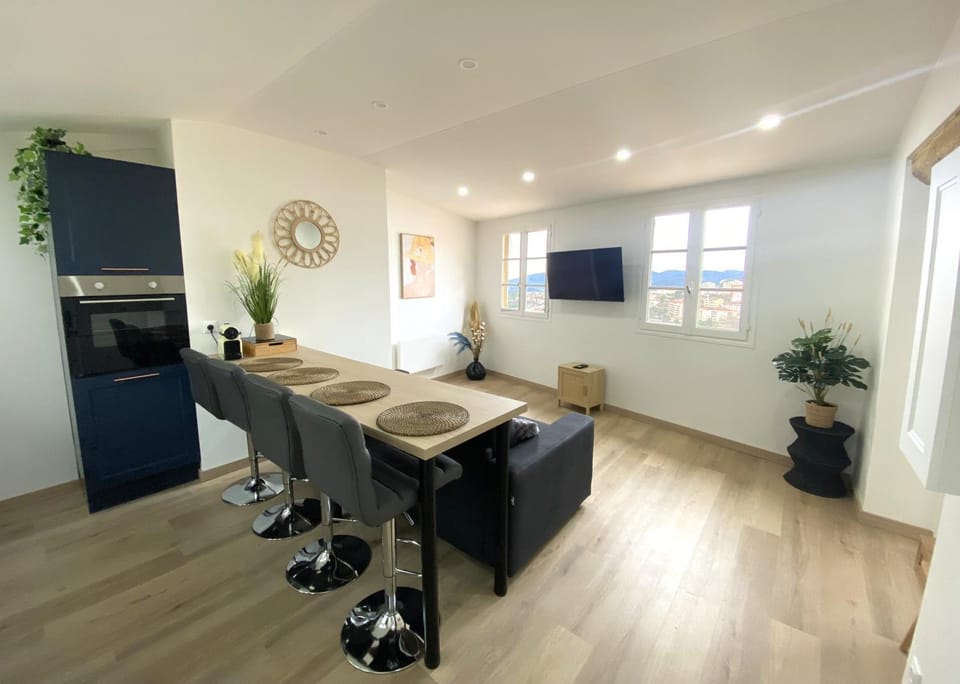 Emplacement unique, vue Ville&Mer CityVauban Apartment in Grasse