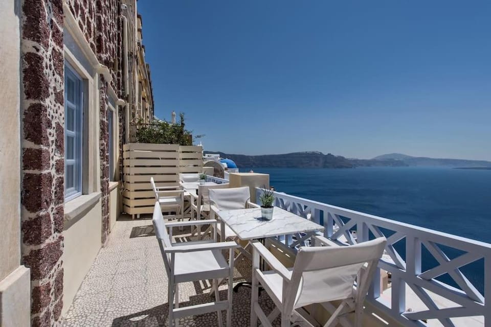 VILLA OIA 1880 House in Oia