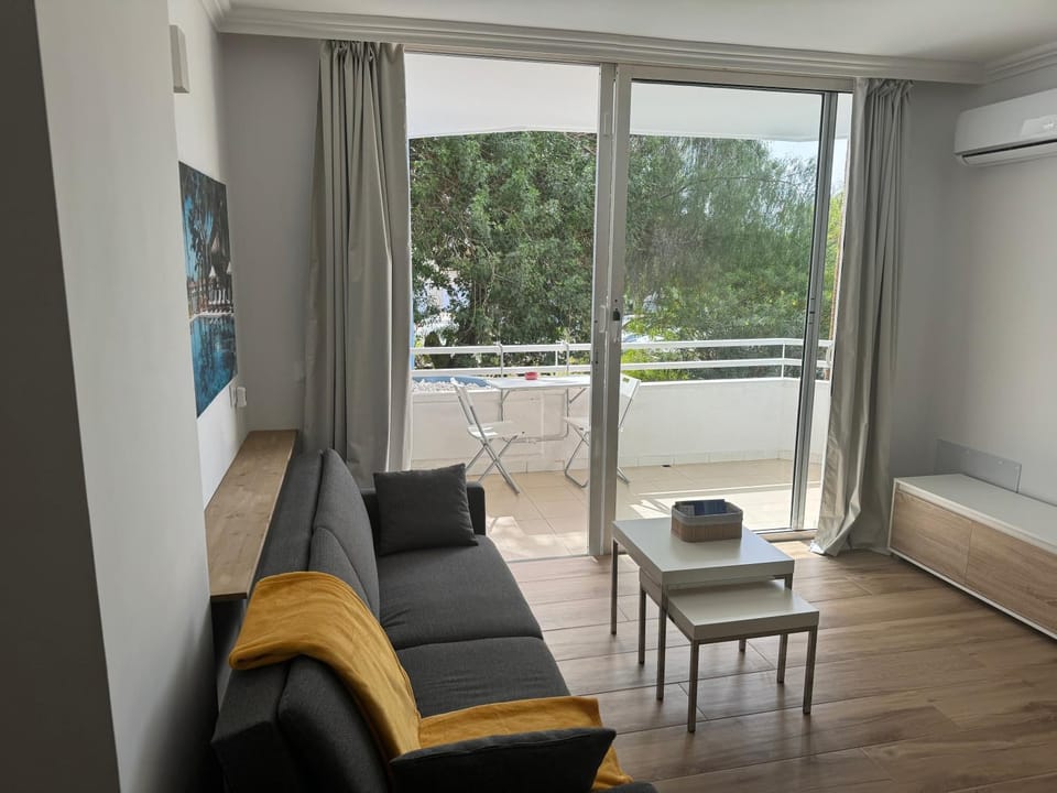 Balcony/Terrace, Balcony/Terrace, Living room