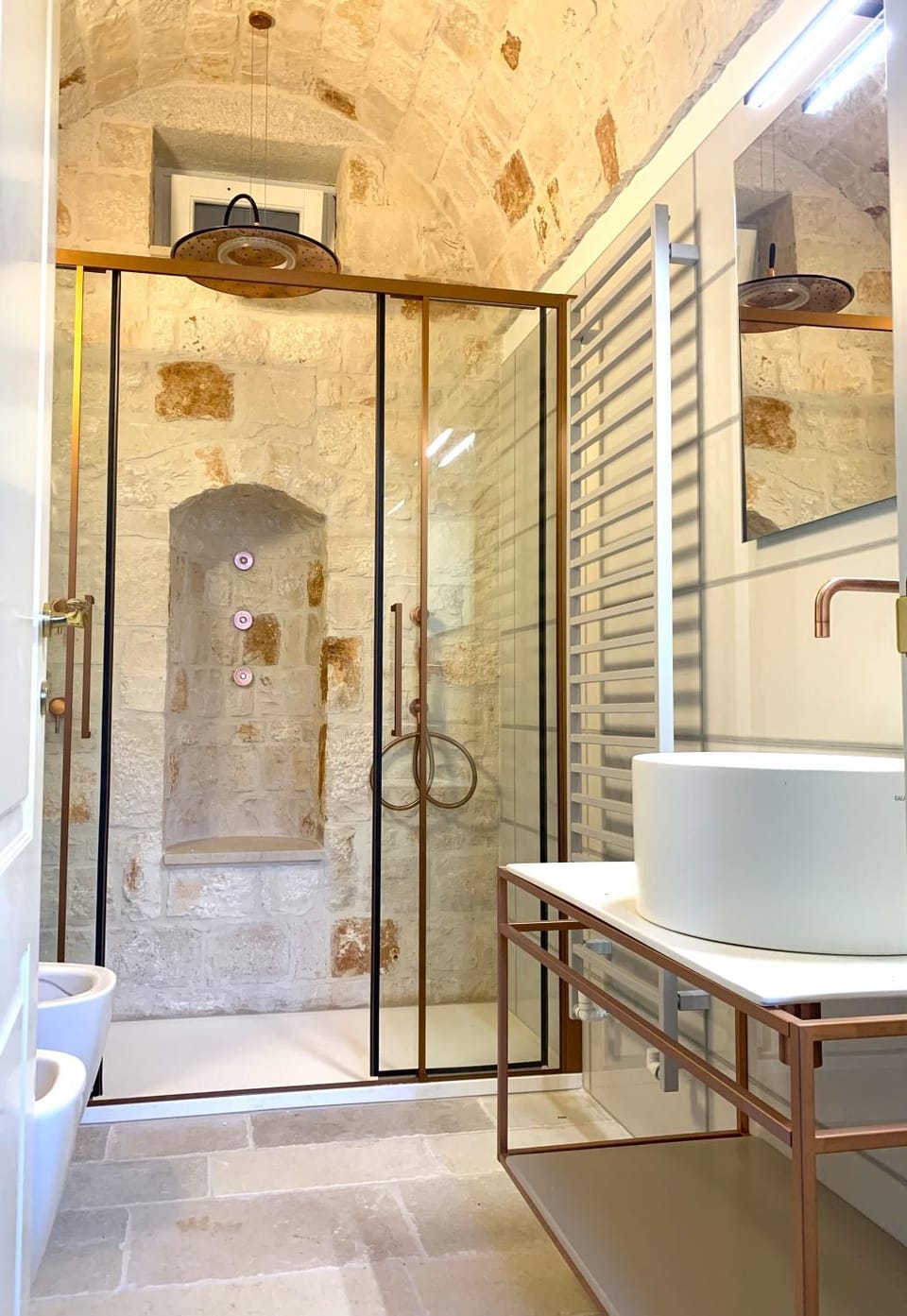 Shower, Bathroom, Internal: Not applicable to any particular room