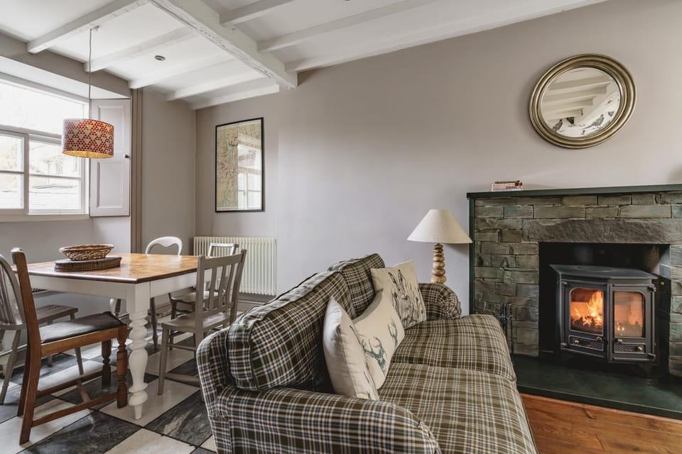 Living room, Seating area, flat iron