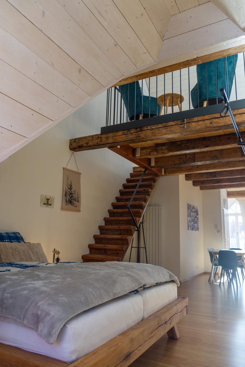 Bed, Photo of the whole room, Bedroom