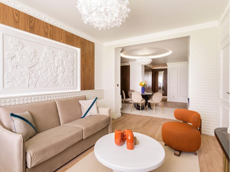 Living room, Seating area, Dining area