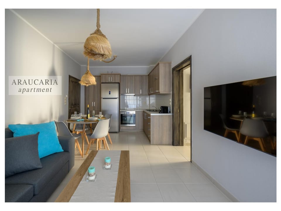 TV and multimedia, Kitchen or kitchenette, Living room, Seating area