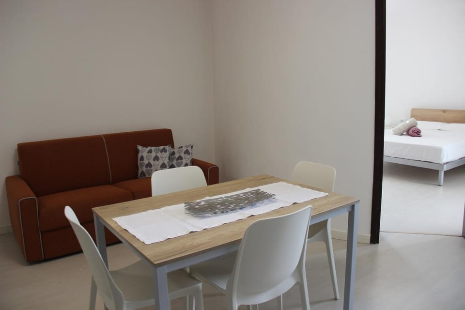 Dining area, Bedroom