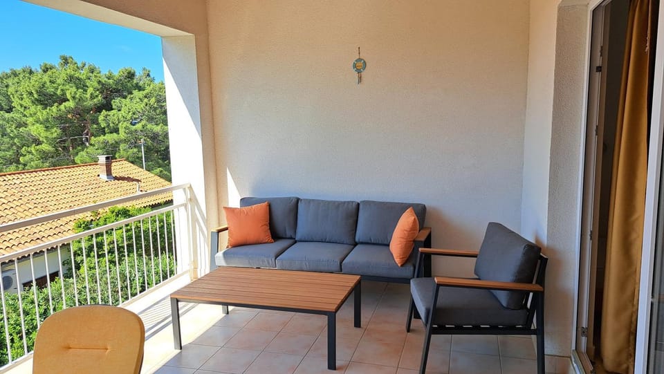 Villa Timić Apartment in Bol