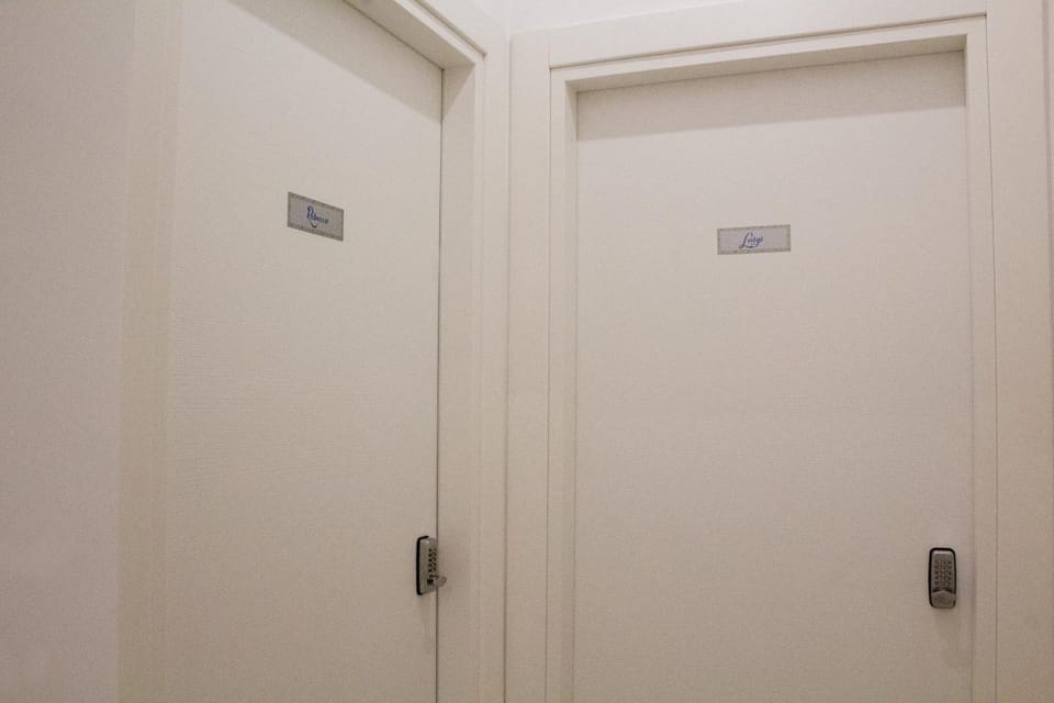 Facade/entrance, Internal: Not applicable to any particular room