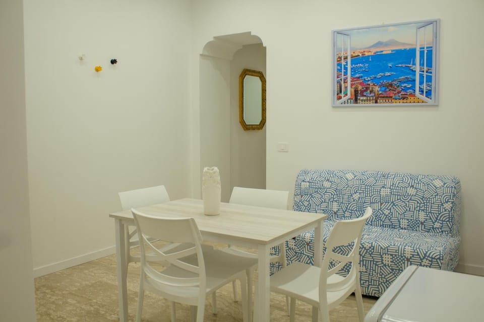 Living room, Decorative detail, Seating area, Dining area