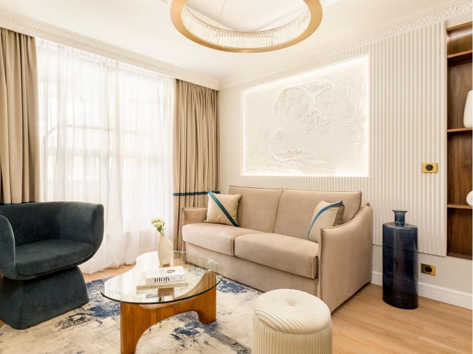 Living room, Seating area