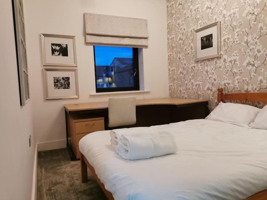 Riverside Cockatoo's Cottage Charming 3 Bed Retreat for up to 10 Guests House in England