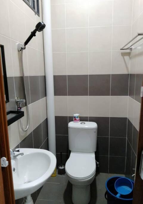 Toilet, Bathroom