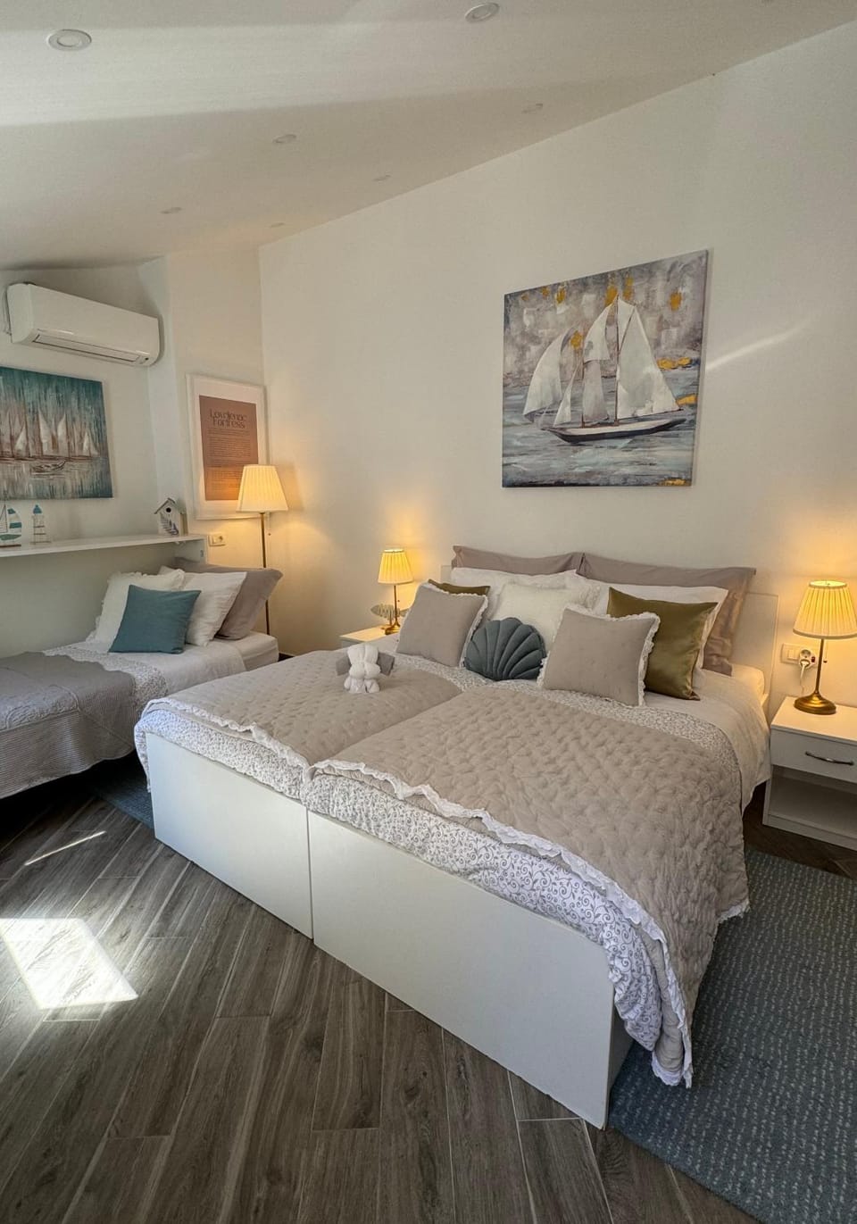 Bed, Bedroom, air conditioner