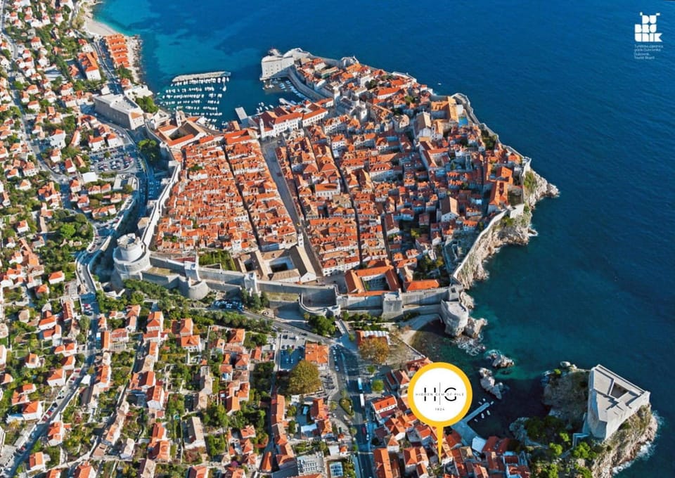 Bird's eye view, Location