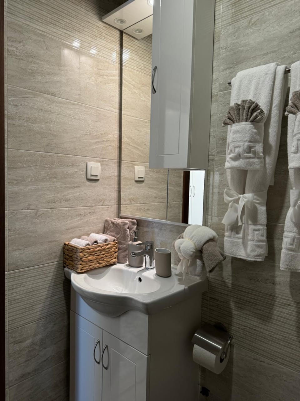Bathroom, towels