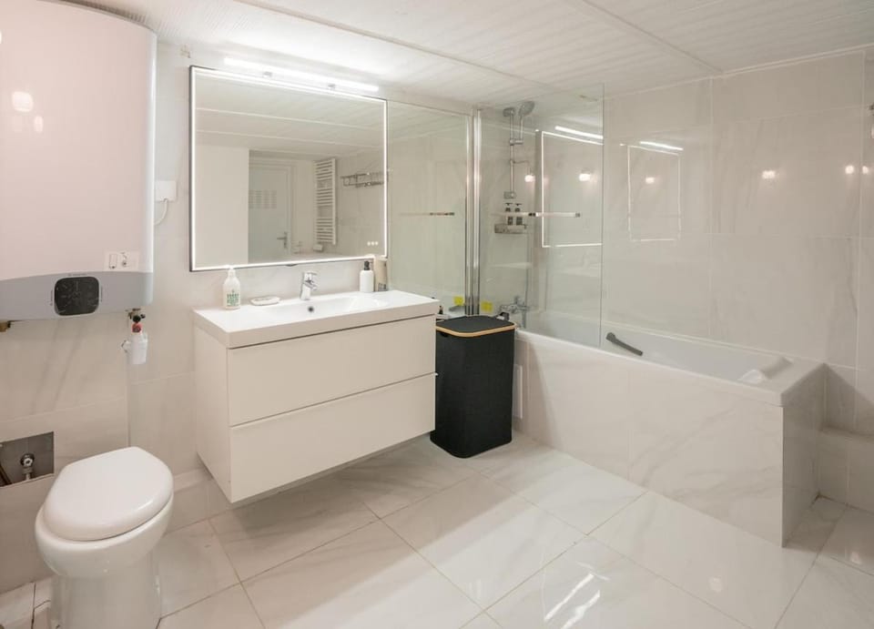 Toilet, Bathroom, Bath
