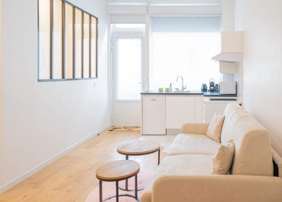 Kitchen or kitchenette, Living room