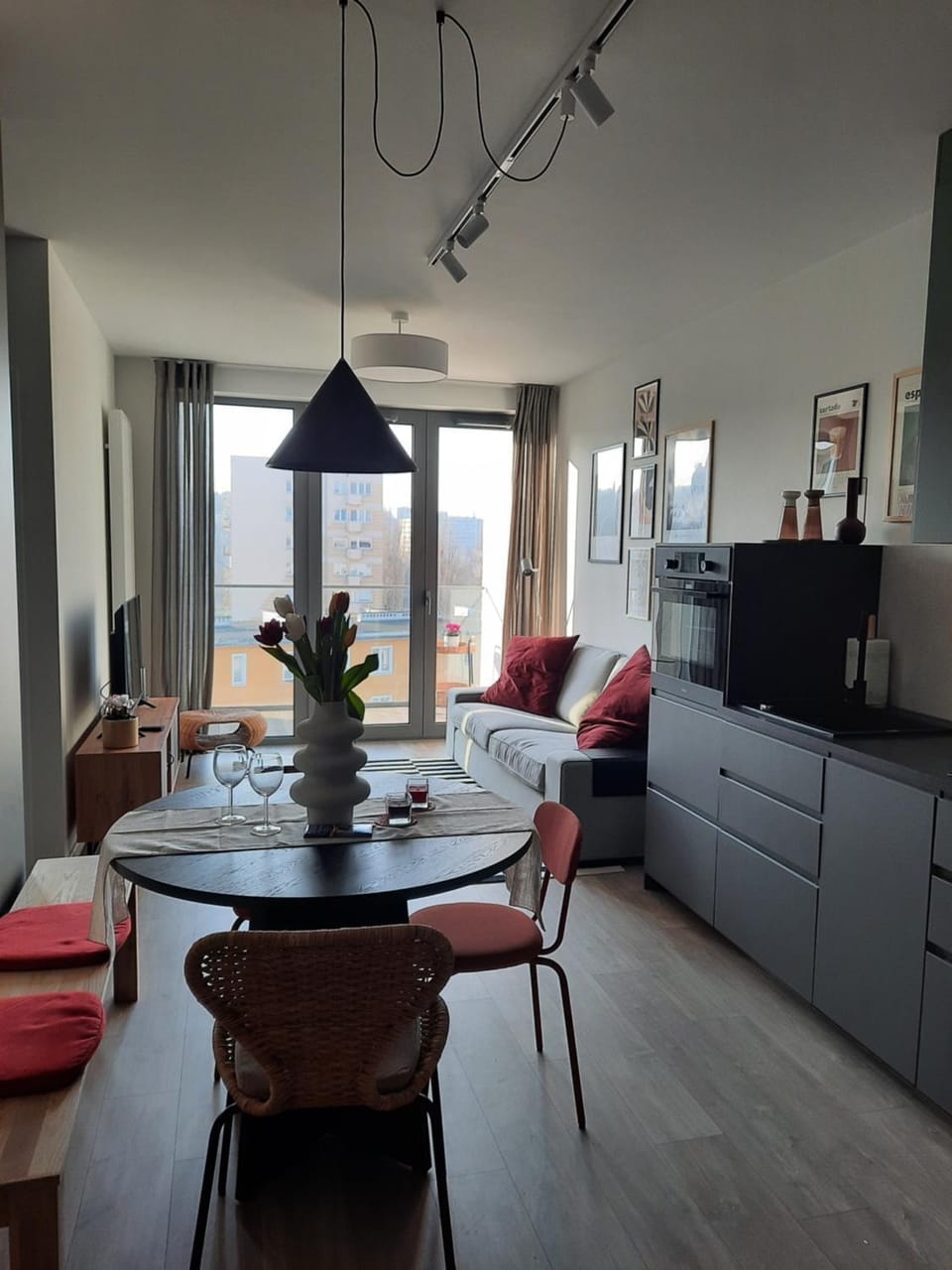 Kitchen or kitchenette, Living room, Seating area