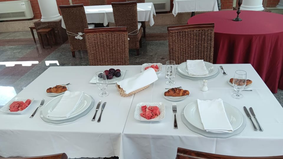 Restaurant/places to eat, Food and drinks, Food, Breakfast, Drinks