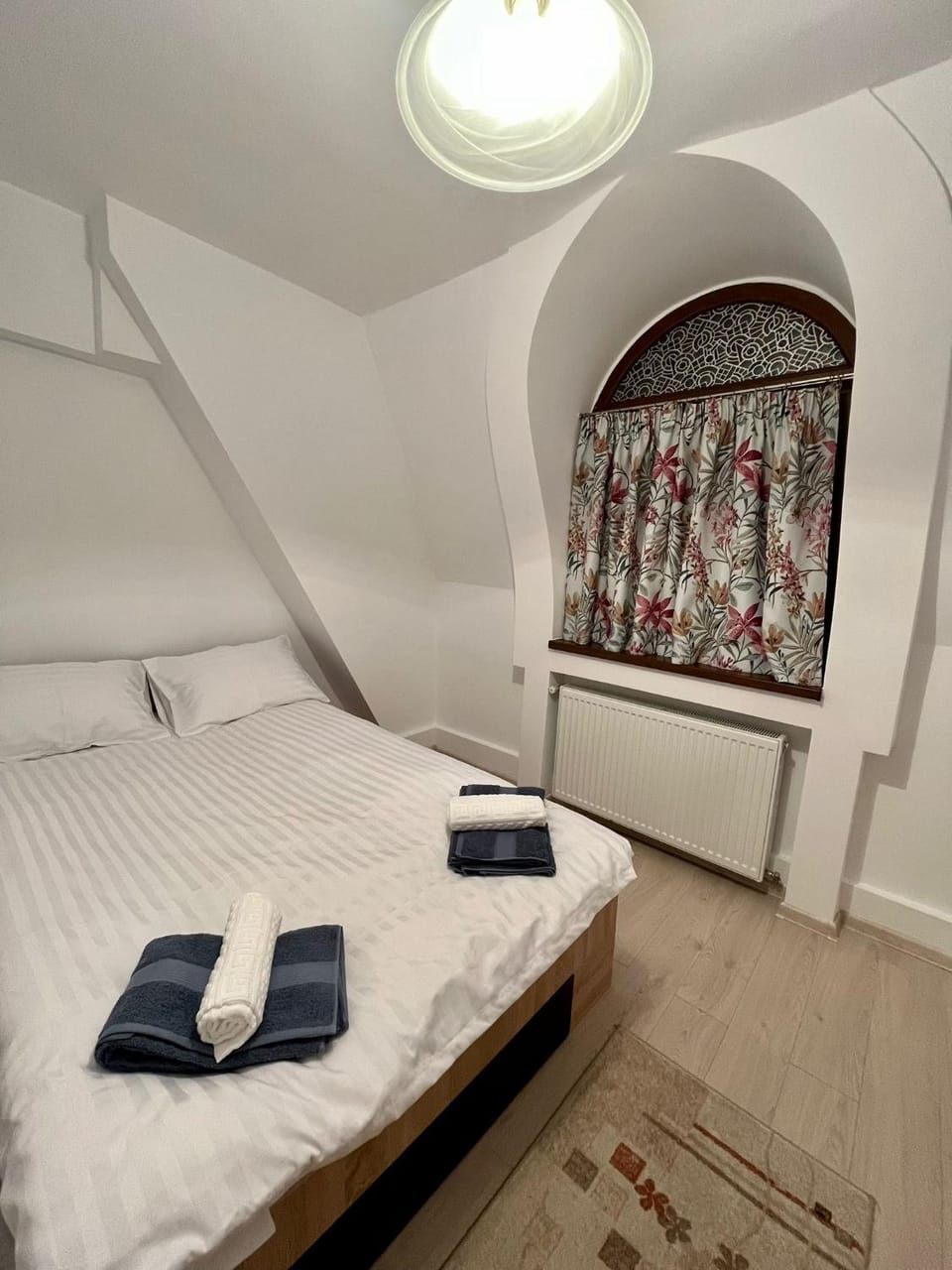 Bed, Bedroom, towels, wardrobe
