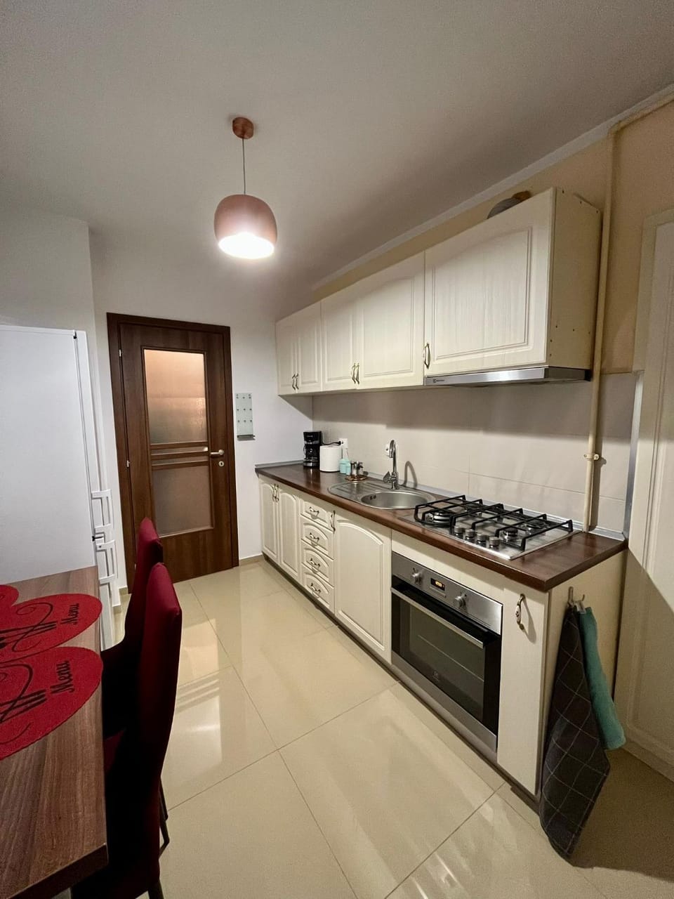 Kitchen or kitchenette, Dining area, minibar, pet friendly, stove
