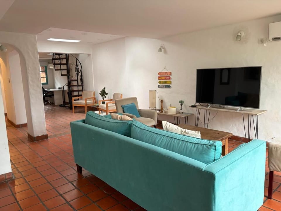 TV and multimedia, Living room, air conditioner