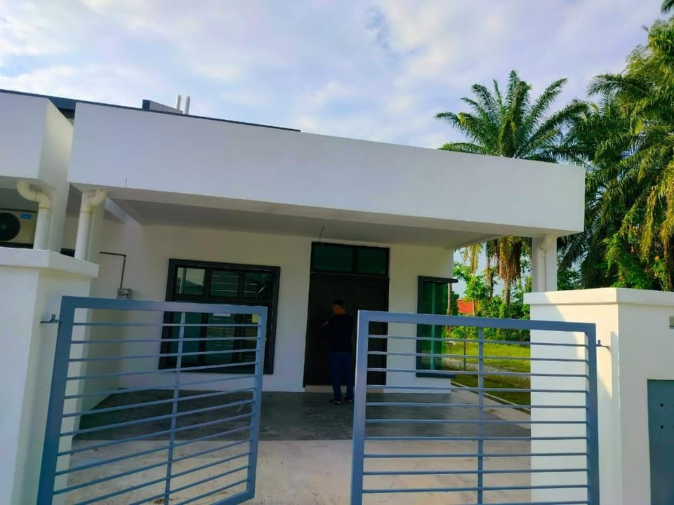 Property building, Day, Garden