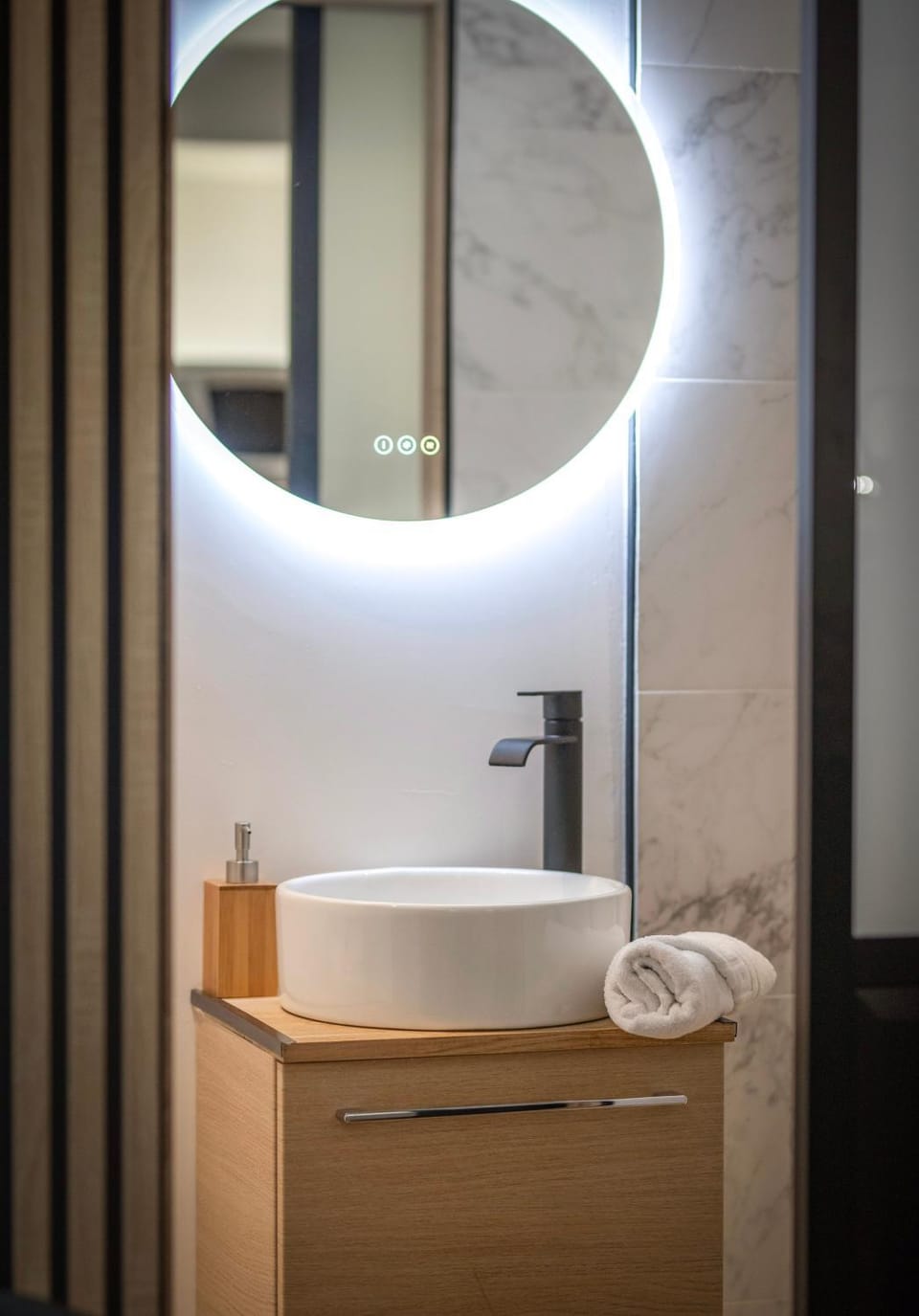 Bathroom, towels