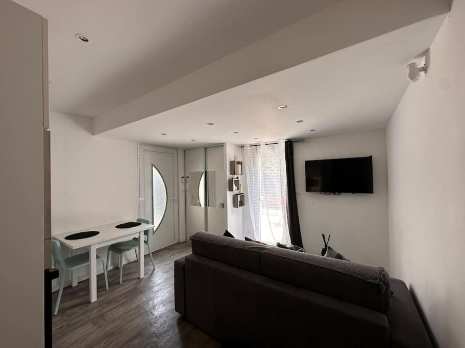 Super maison f2… avec jardin House in Île-de-France