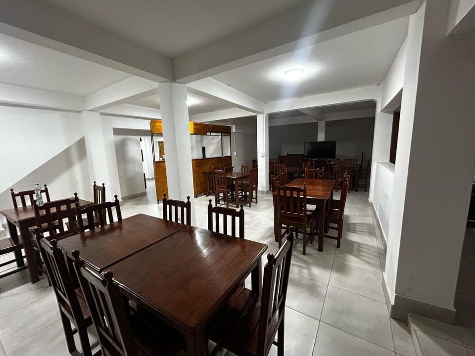 Communal lounge/ TV room, TV and multimedia, Living room, Banquet/Function facilities, Seating area, Dining area