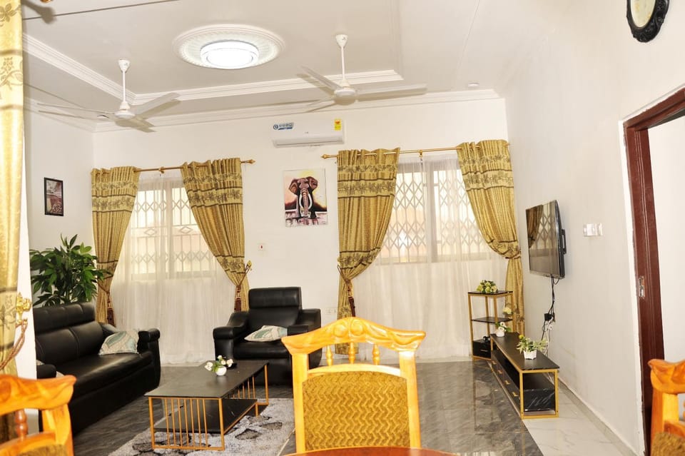 TV and multimedia, Living room, Seating area, air conditioner