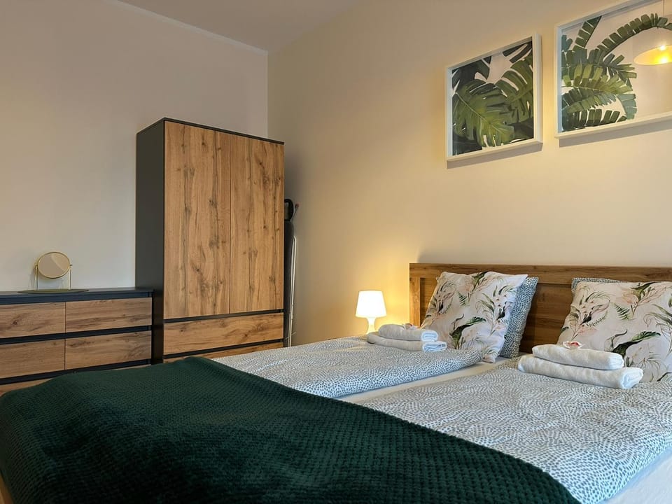 Bedroom, wardrobe