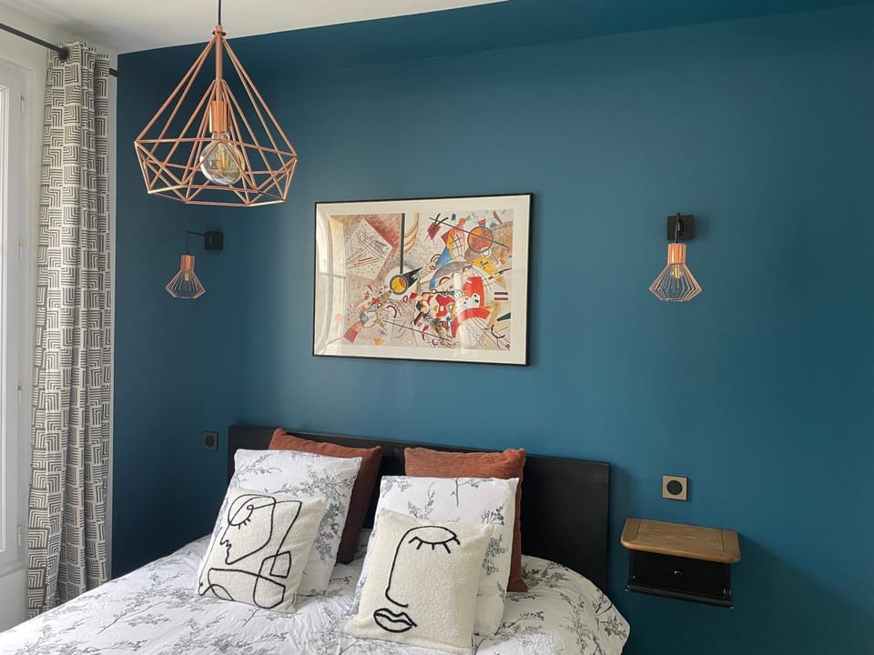 Bed, Decorative detail, Bedroom