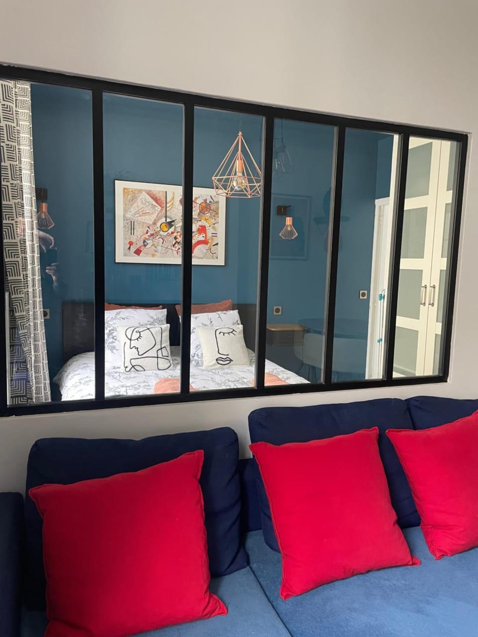Bed, Living room, Photo of the whole room, Seating area, Bedroom